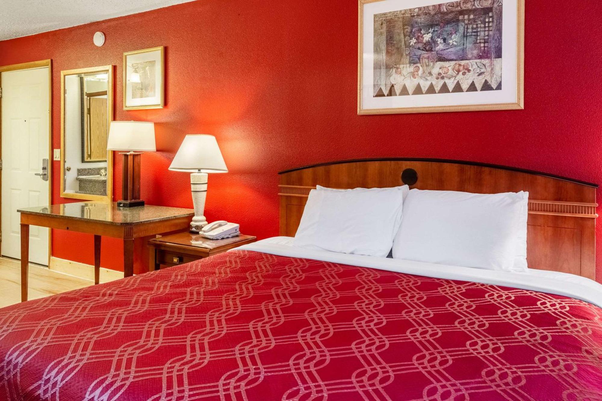 Econo Lodge Inn & Suites Madras Exterior foto