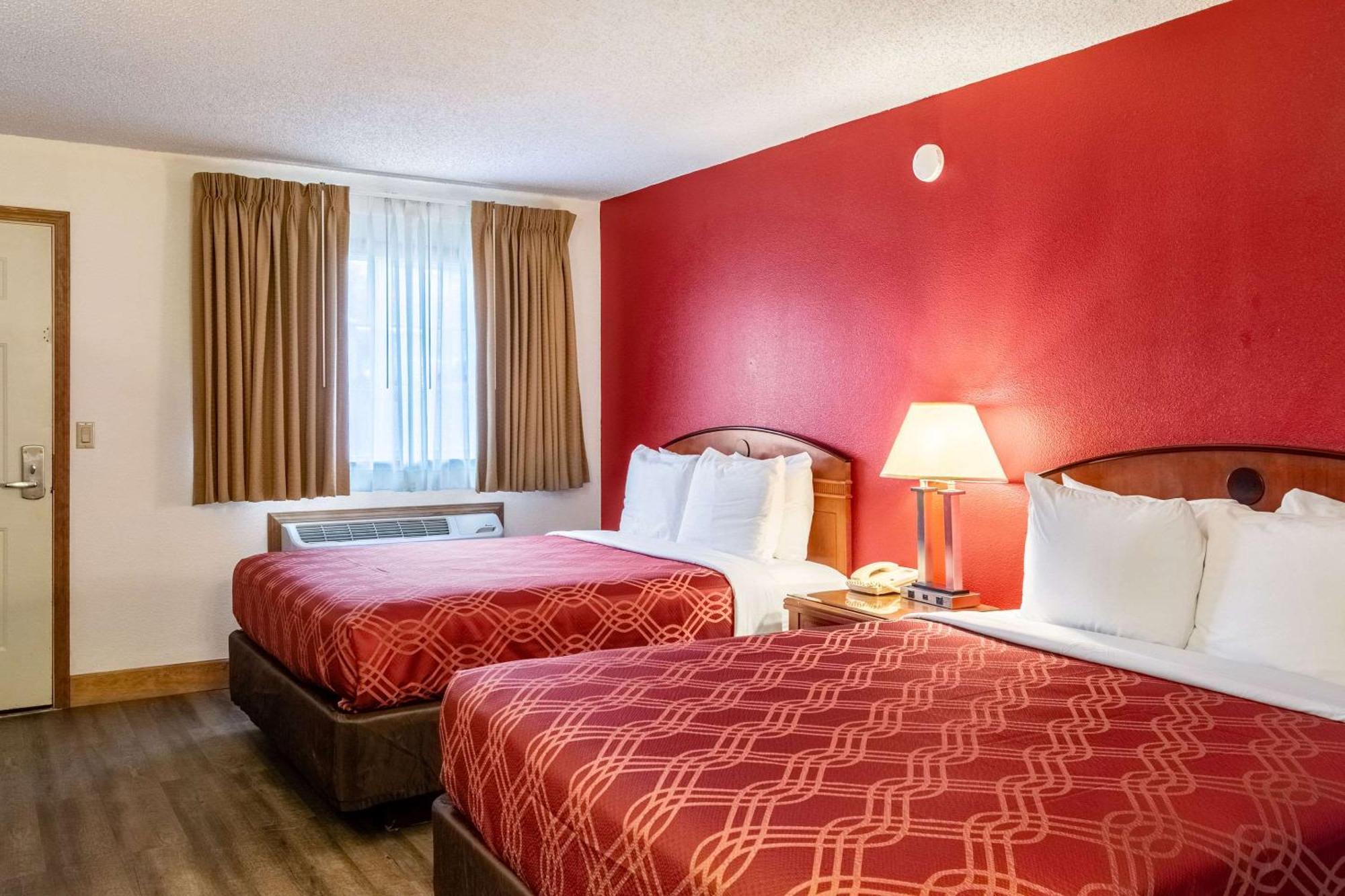 Econo Lodge Inn & Suites Madras Exterior foto