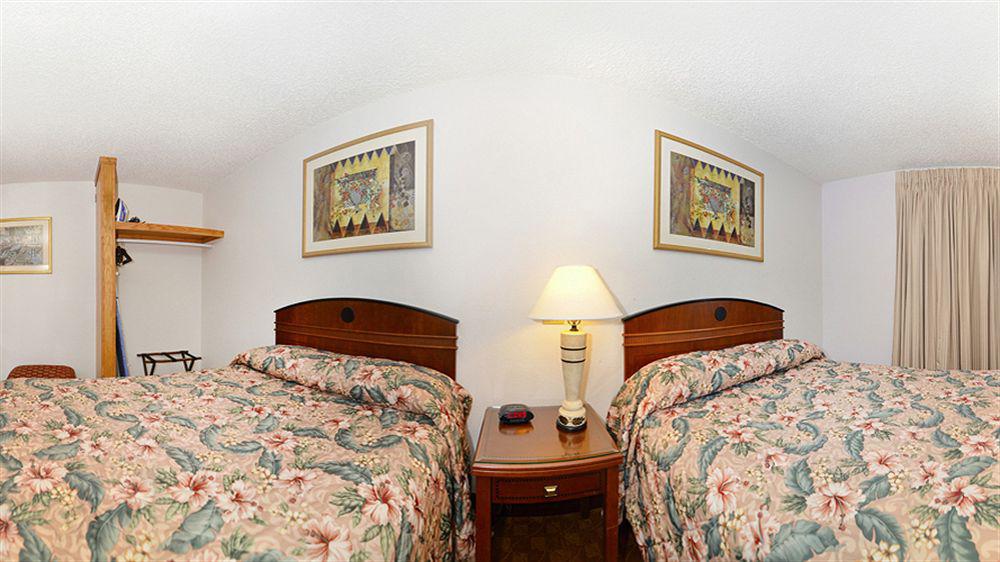 Econo Lodge Inn & Suites Madras Exterior foto